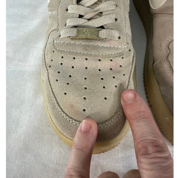 Nike Men’s sz 6.5 Air Force 1s Neutral Sand Suede AF1 Sneakers - Picture 5 of 11
